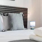 Apartament Guestready - Scenic In The Heart Of *